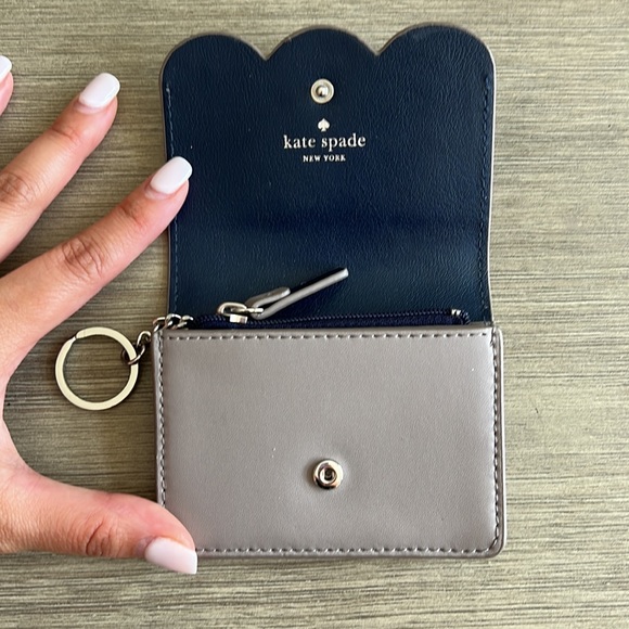 Kate Space Scallop Key Chain - Picture 2 of 3